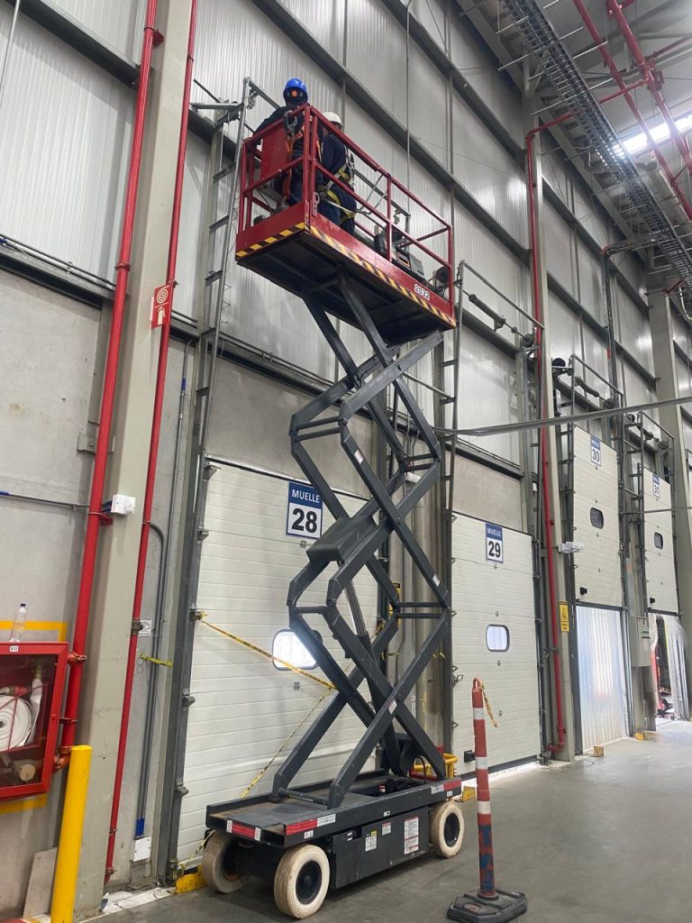 ALQUILER PLATAFORMA TIJERA 8 METROS EN BOGOTA